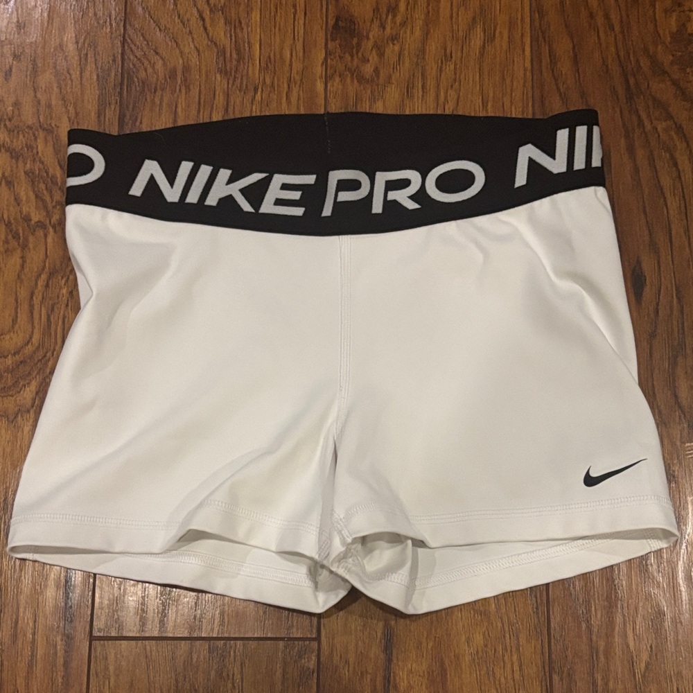 Nike Pro Women's Black and White Athletic Shorts